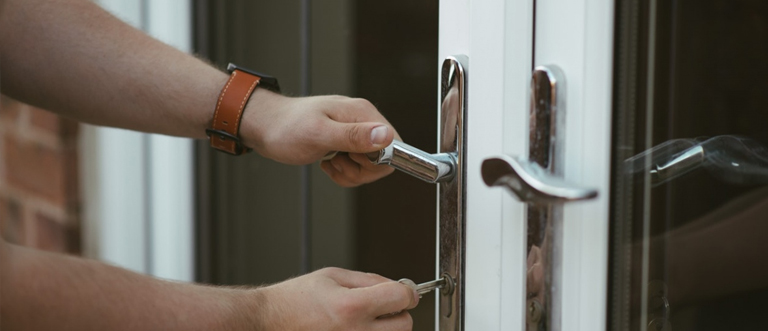24 hour key locksmith Compton